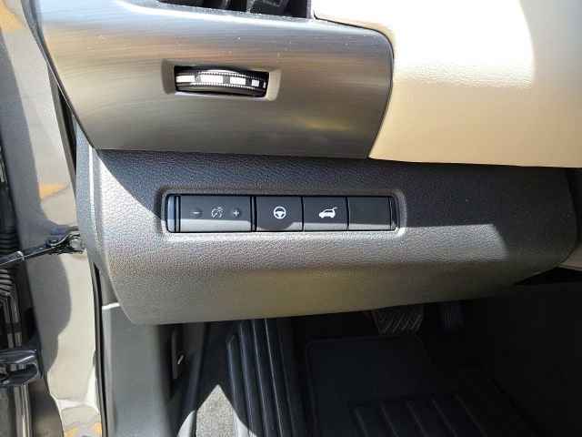 Used 2023 Nissan Pathfinder SL w/ SL Premium Package image 15