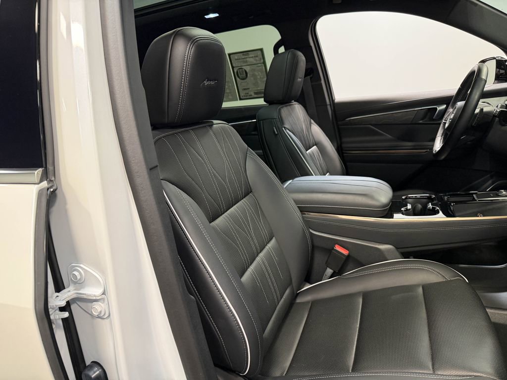 Used 2025 Buick Enclave Avenir w/ Super Cruise Package AWD/4WD image 62