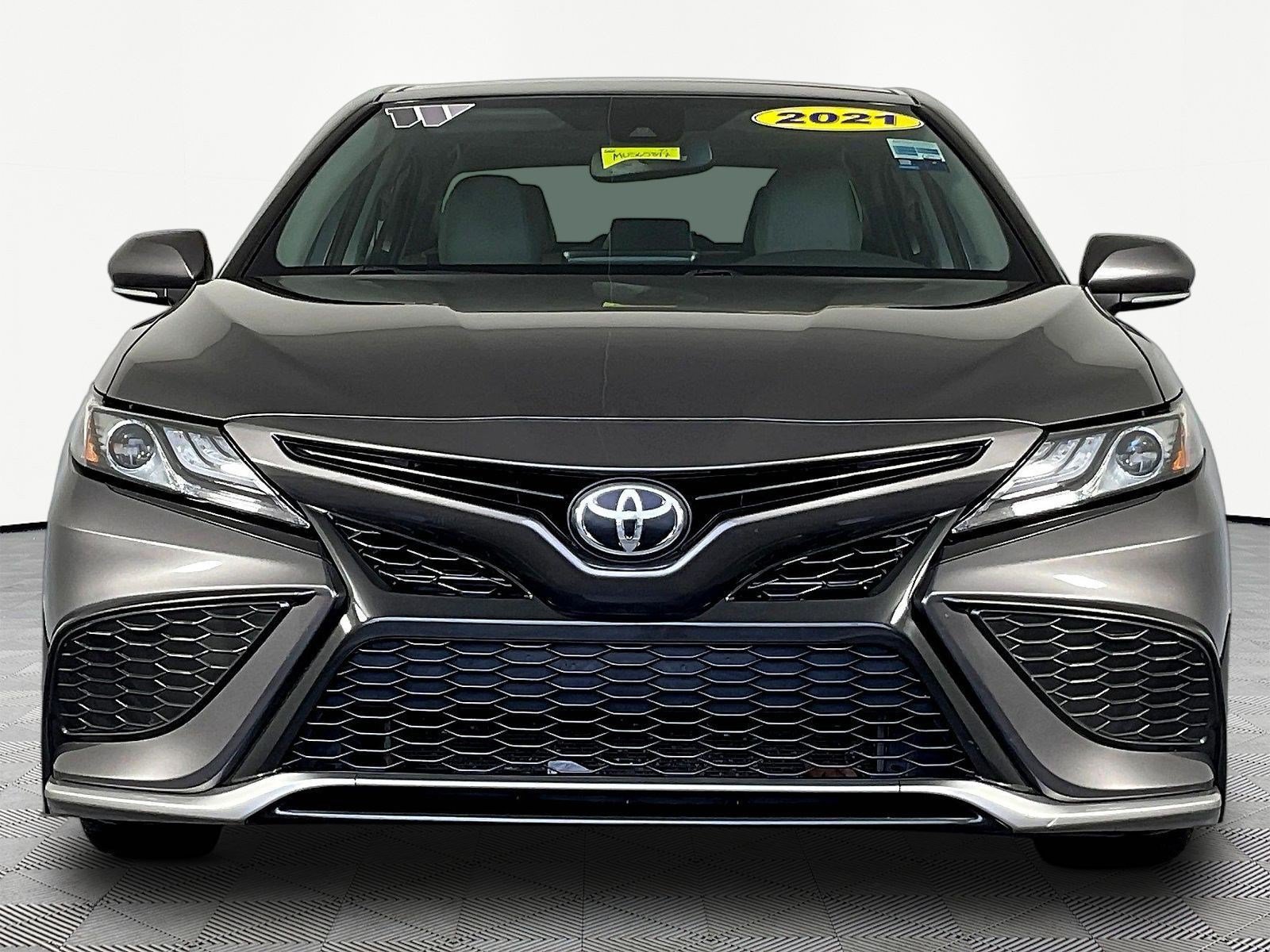 Used 2021 Toyota Camry XSE FWD image 2