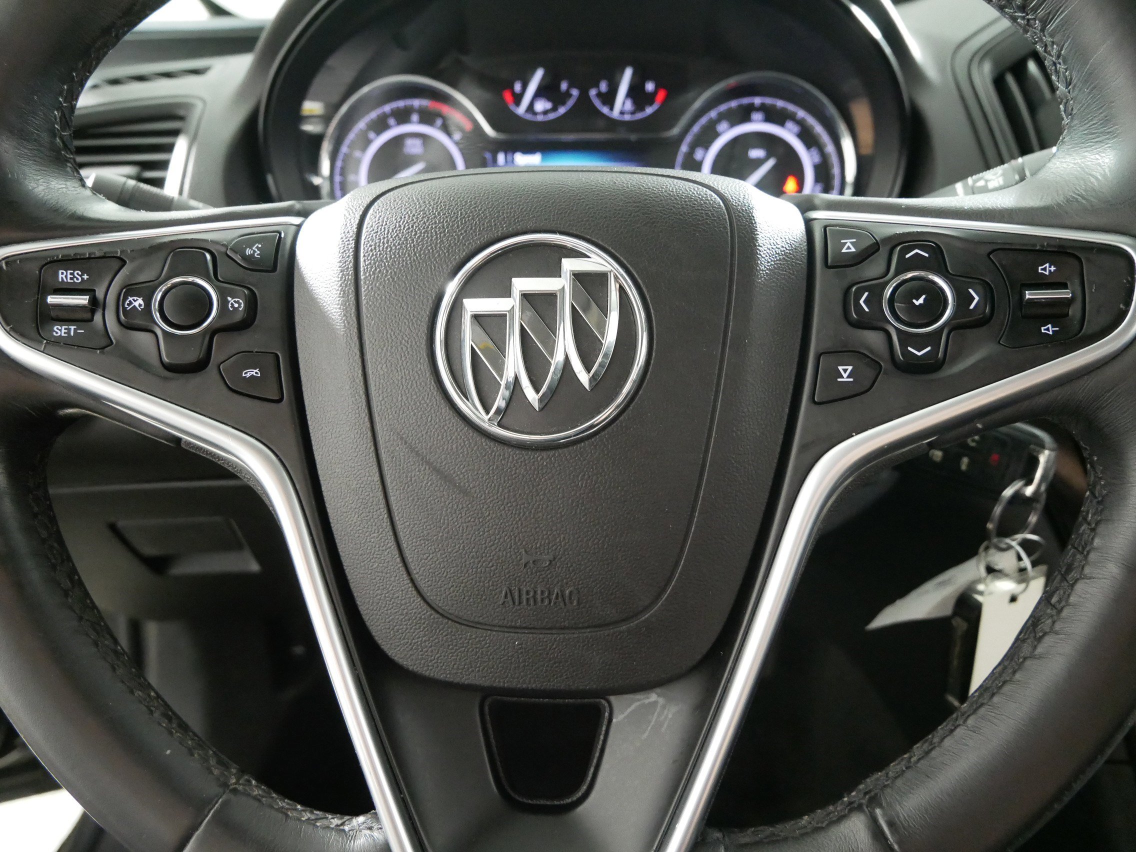 Used 2016 Buick Regal Sport Touring image 25