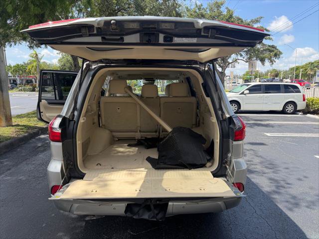 Used 2018 Lexus LX 570 4WD image 18