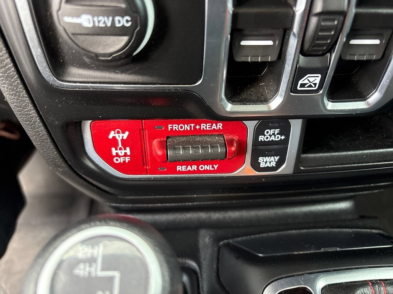 Used 2023 Jeep Gladiator Rubicon w/ Cold Weather Group AWD/4WD image 20