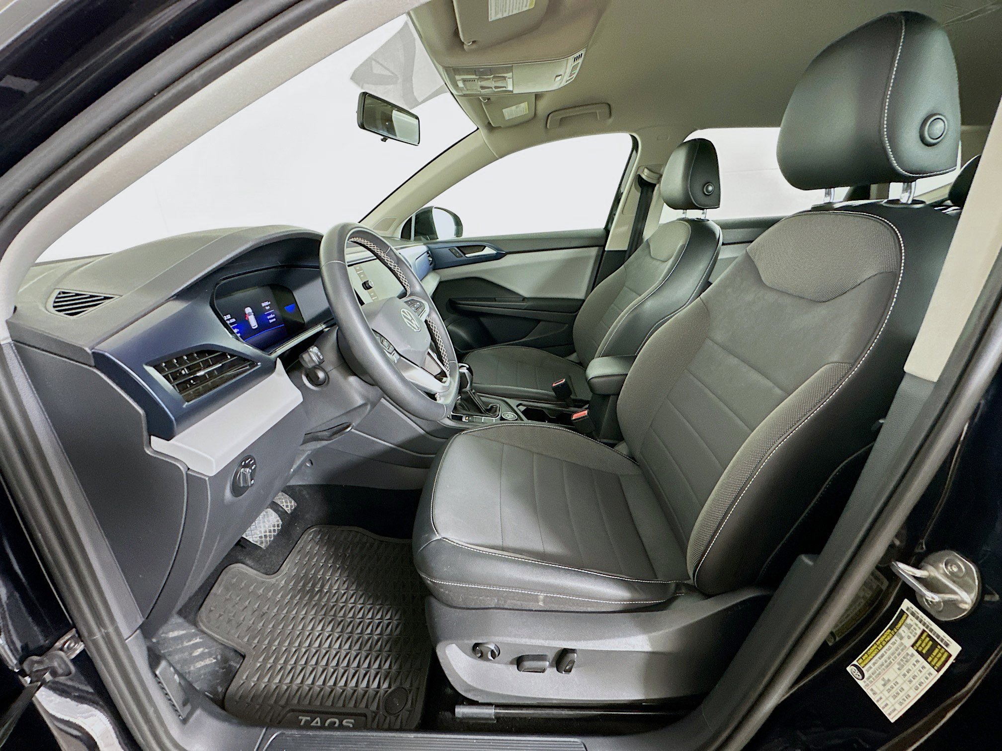 Used 2022 Volkswagen Taos SE image 13