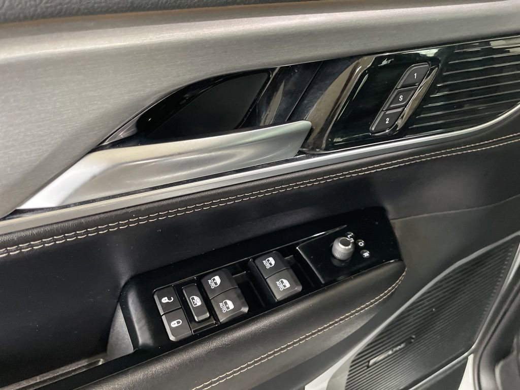 Used 2024 Jeep Wagoneer Series II AWD/4WD image 18