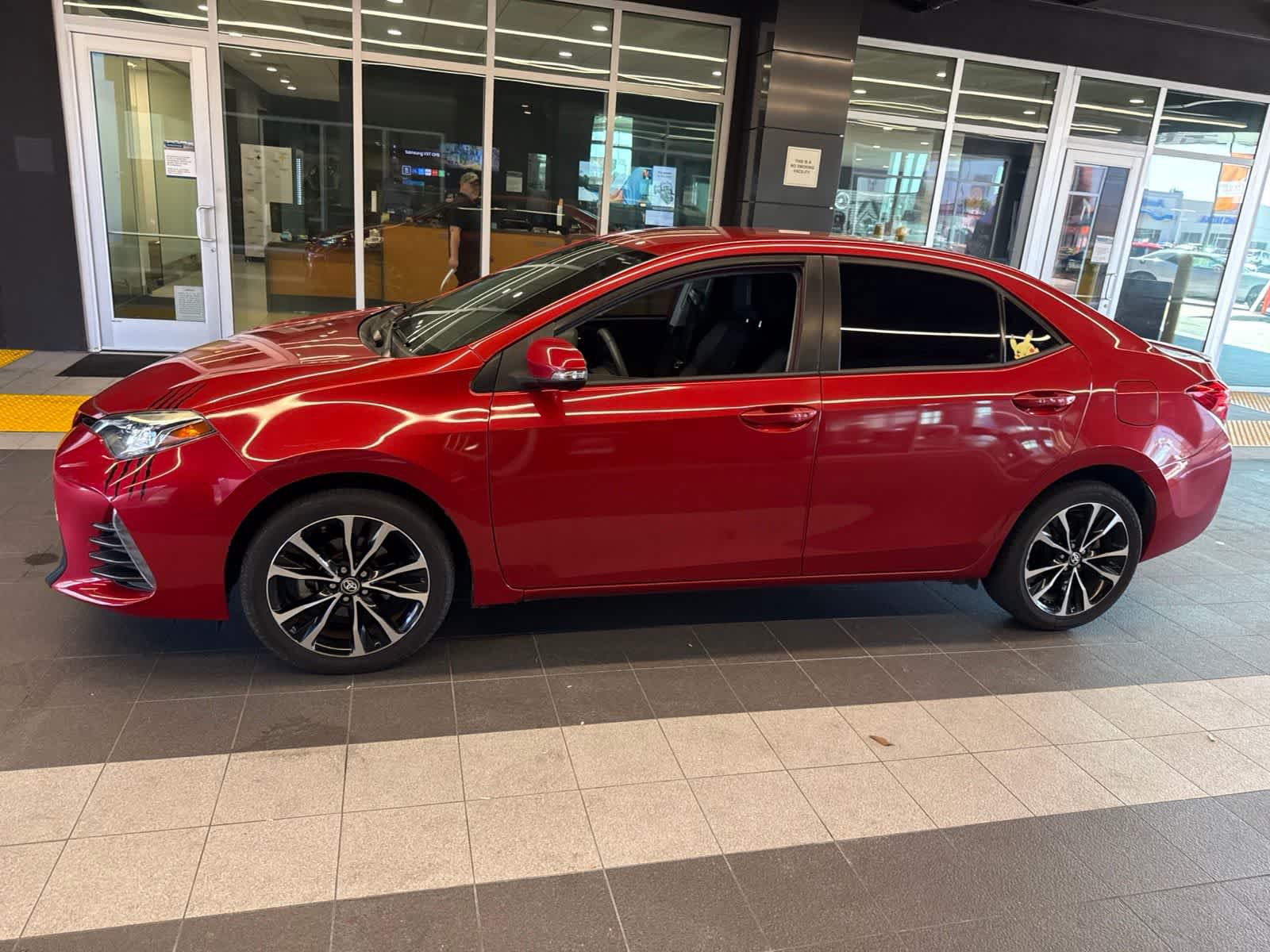 Used 2019 Toyota Corolla SE w/ Carpet Mat Package (TMS) FWD image 16