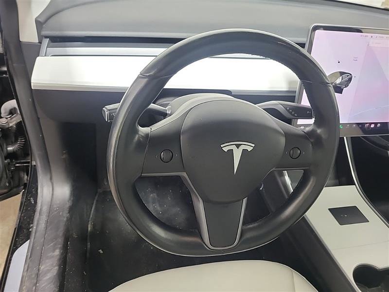 Used 2019 Tesla Model 3 Standard Range Plus image 6