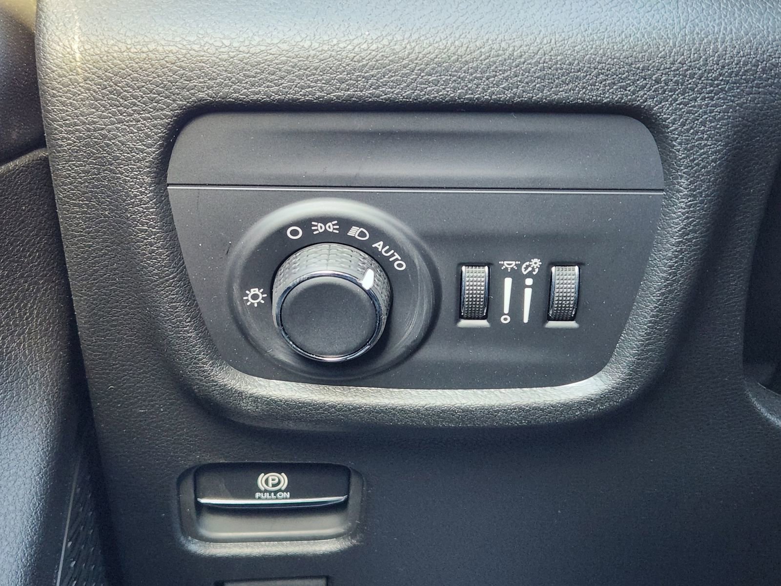 New 2026 Jeep Grand Cherokee Altitude AWD/4WD image 22