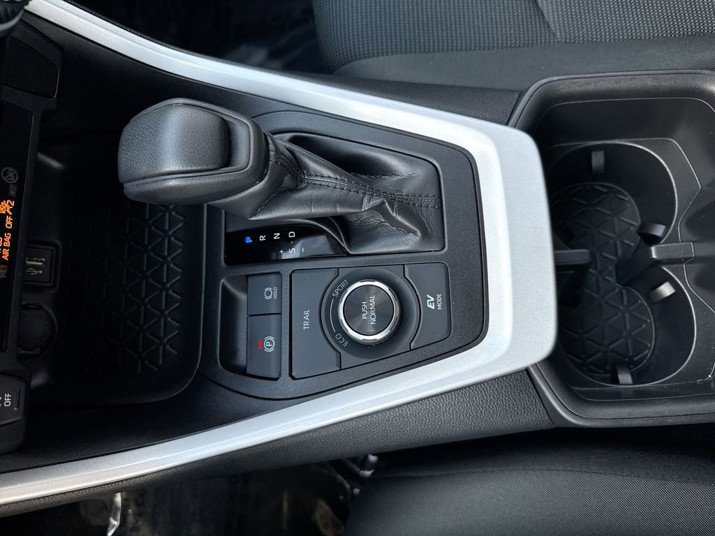 Used 2024 Toyota RAV4 LE image 20