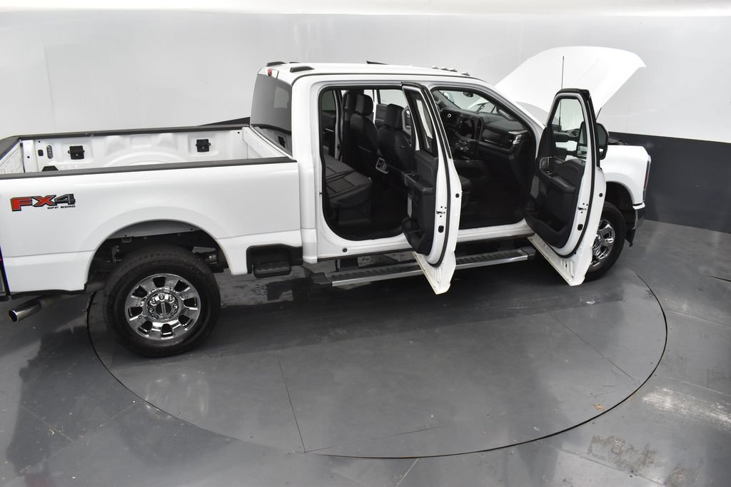 Used 2025 Ford F250 Lariat w/ Chrome Package AWD/4WD image 34