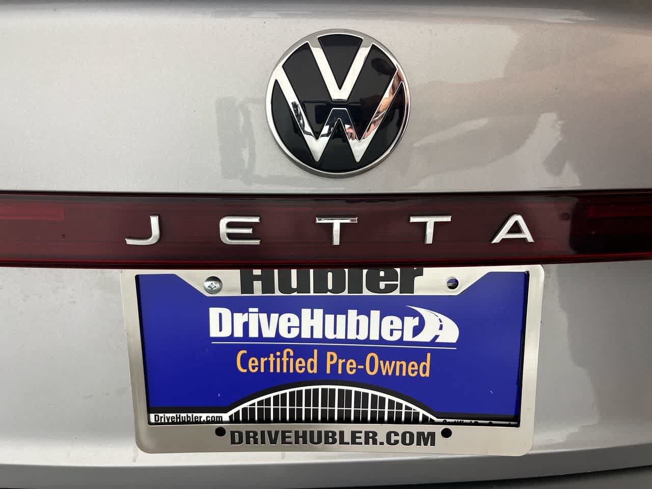 Used 2025 Volkswagen Jetta SE FWD image 11