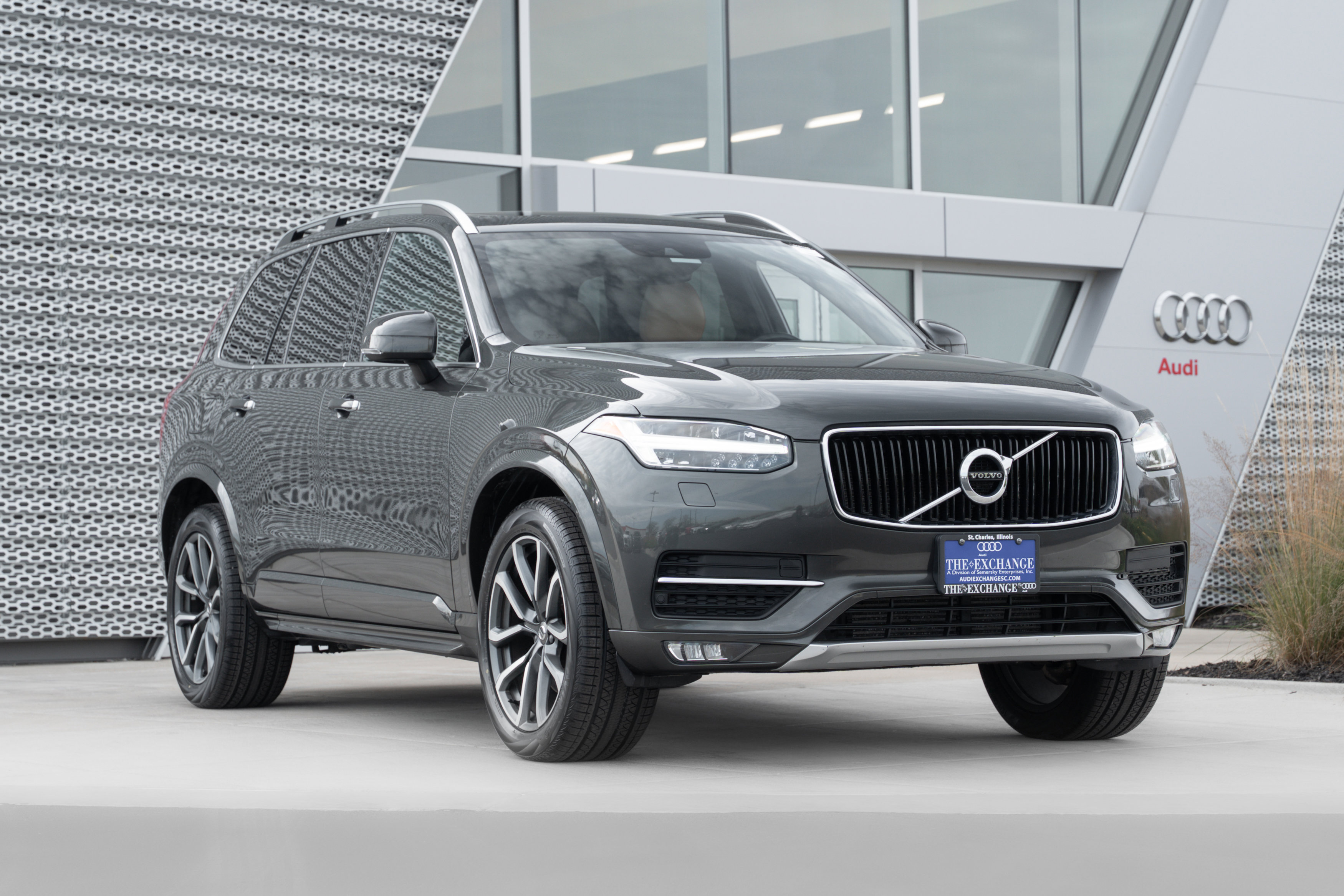 Used 2018 Volvo XC90 T6 Momentum w/ Momentum Plus Package