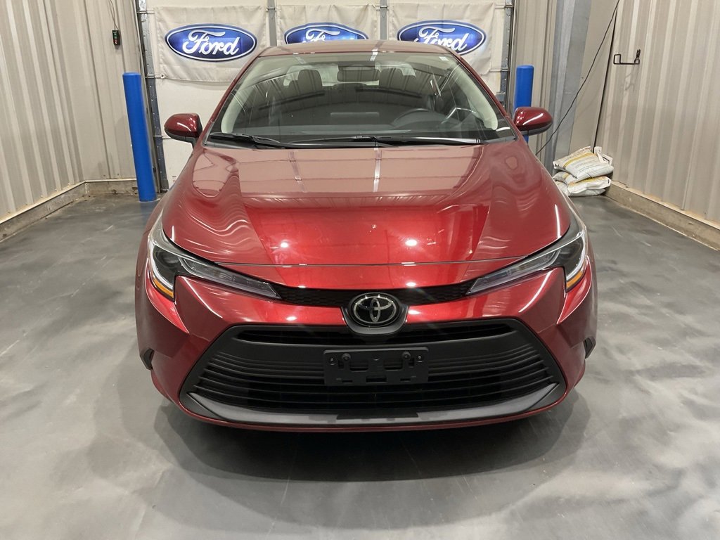 Used 2025 Toyota Corolla LE image 2