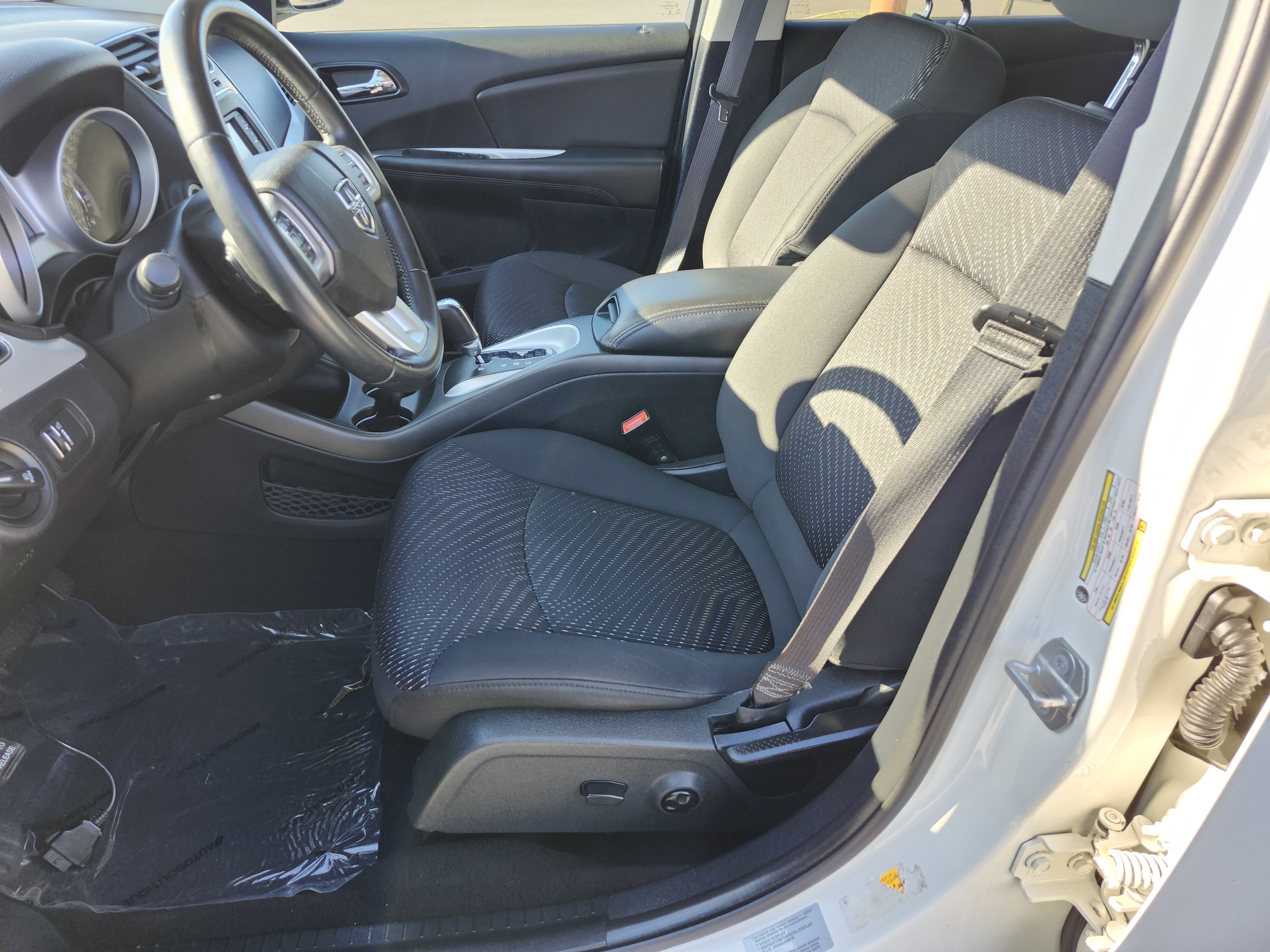 Used 2017 Dodge Journey SXT w/ Comfort/Convenience Group image 24