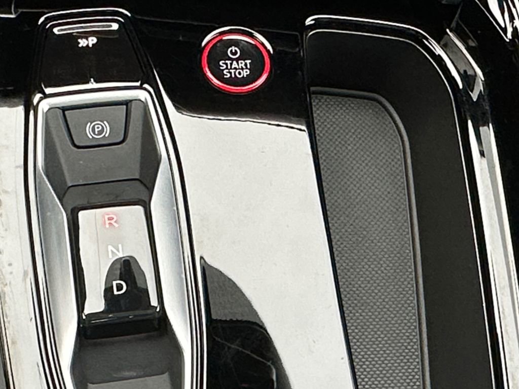 Used 2023 Audi e-tron GT Prestige image 20