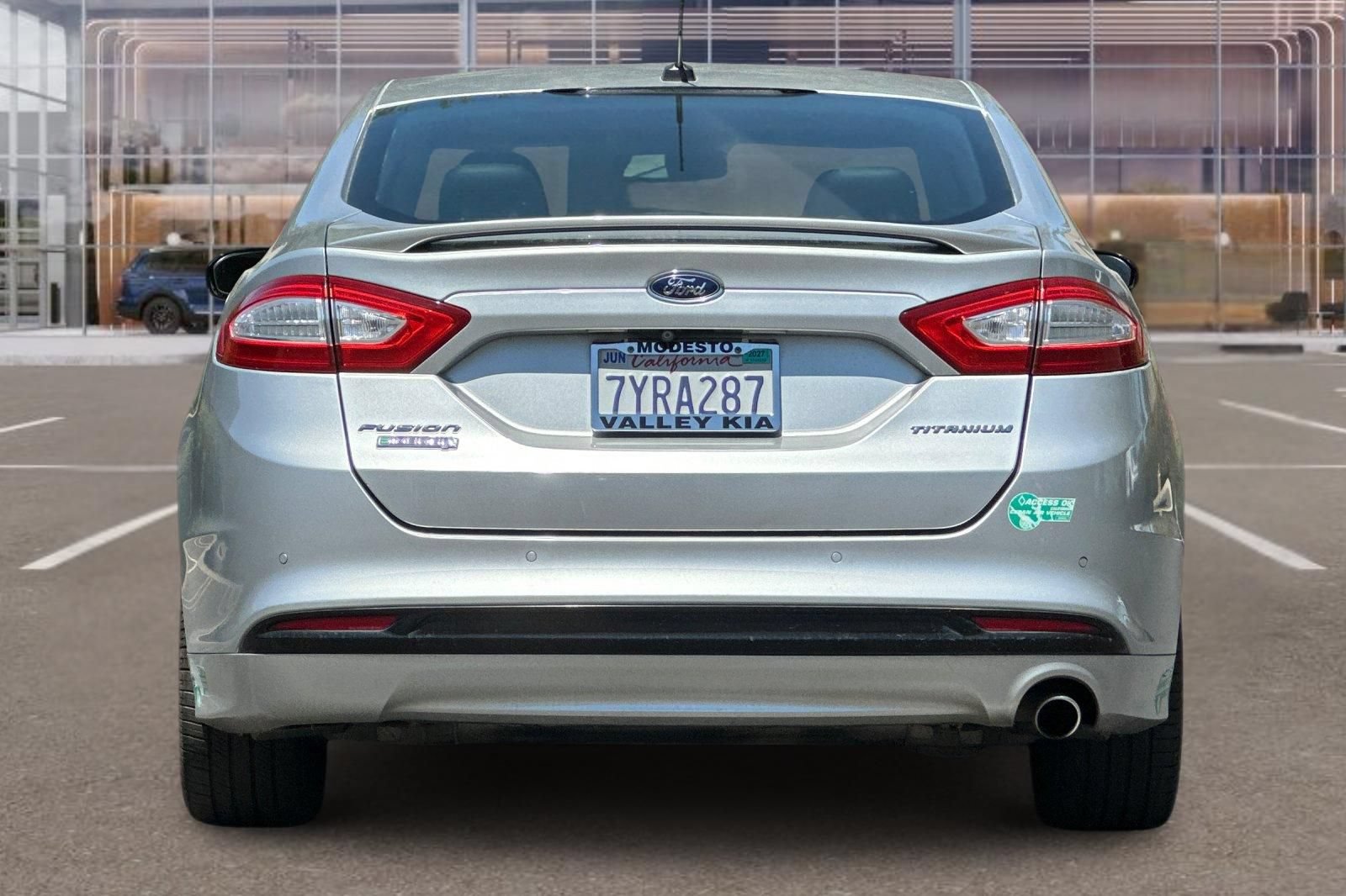 Used 2016 Ford Fusion Energi Titanium w/ Driver Assist Package FWD image 5