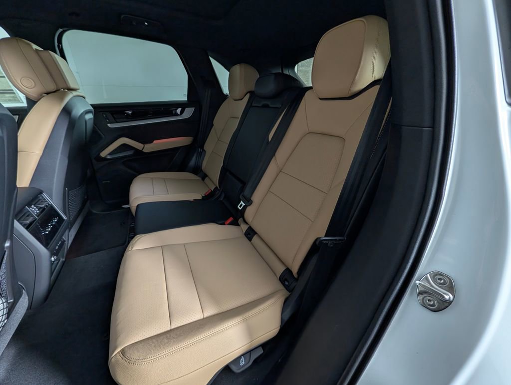 New 2026 Porsche Cayenne image 24