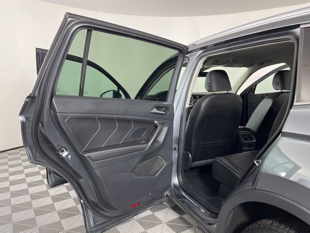 Used 2023 Volkswagen Tiguan SE image 42