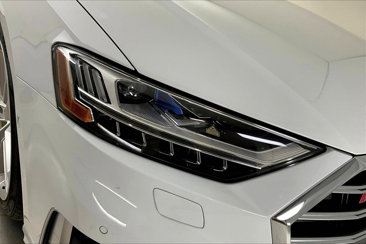 Used 2020 Audi S8 L image 32