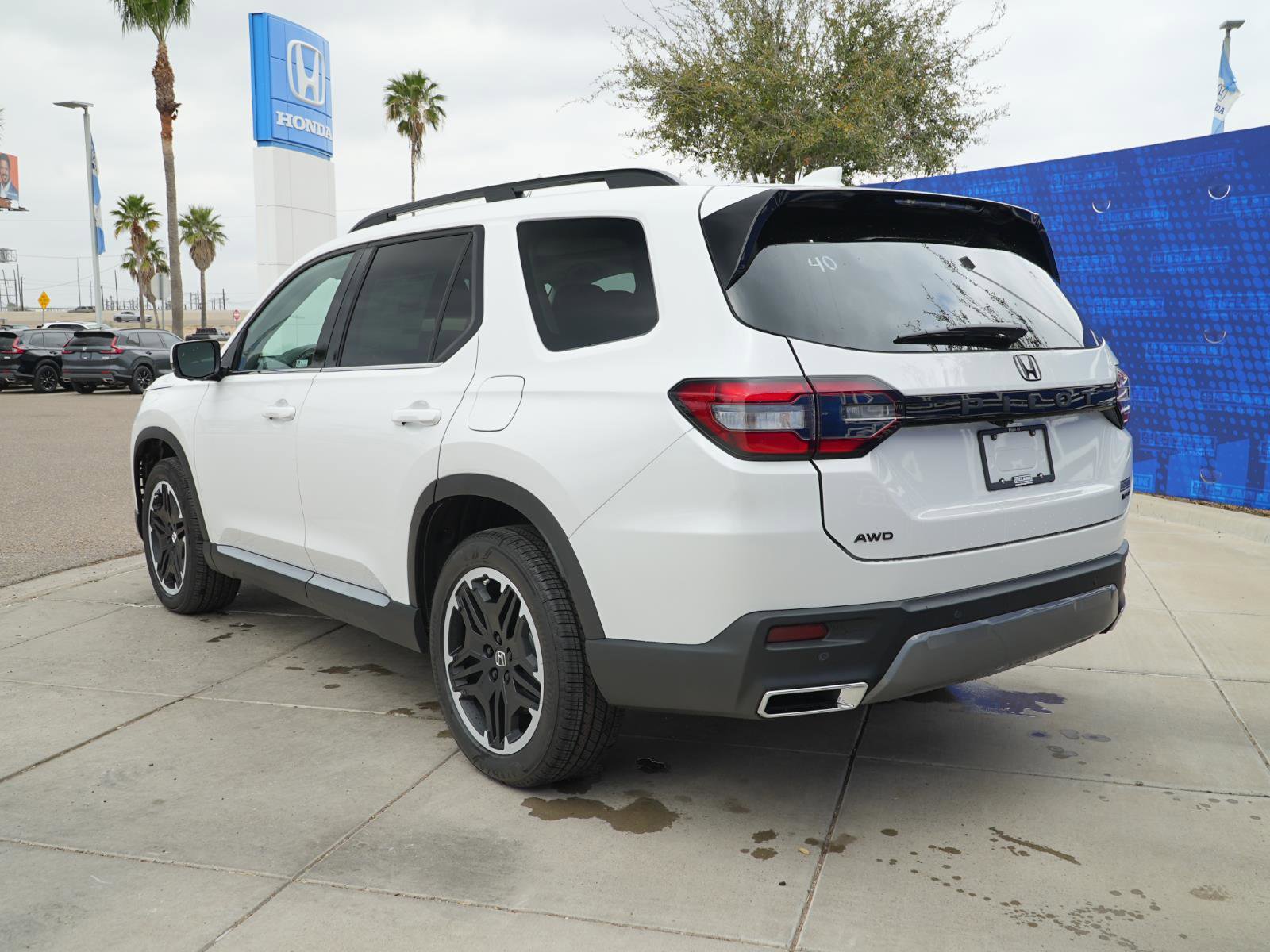 New 2026 Honda Pilot Touring image 9