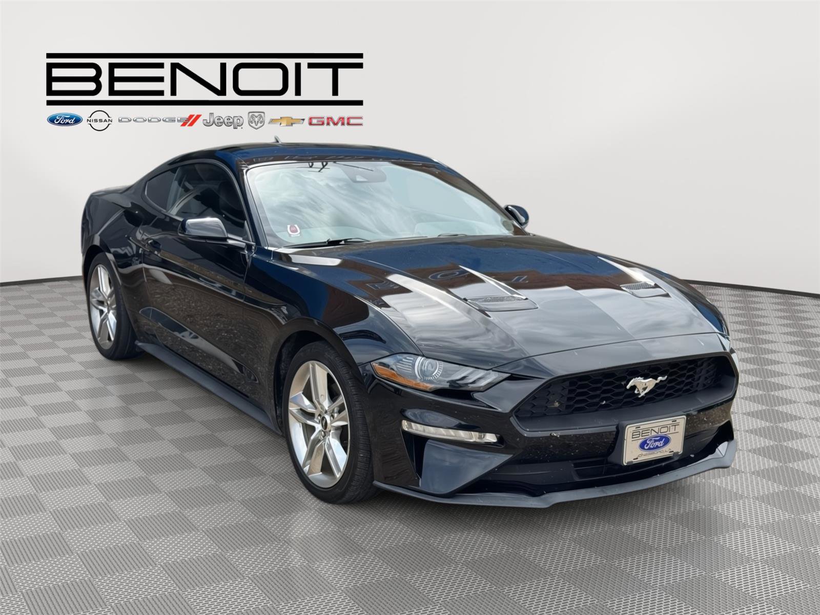 Used 2021 Ford Mustang Premium w/ Equipment Group 201A RWD image 3