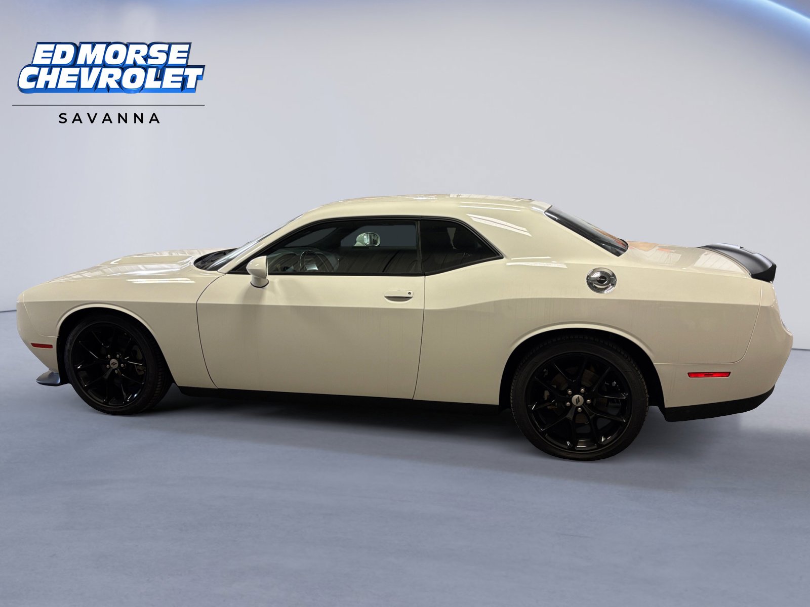 Used 2023 Dodge Challenger GT image 2