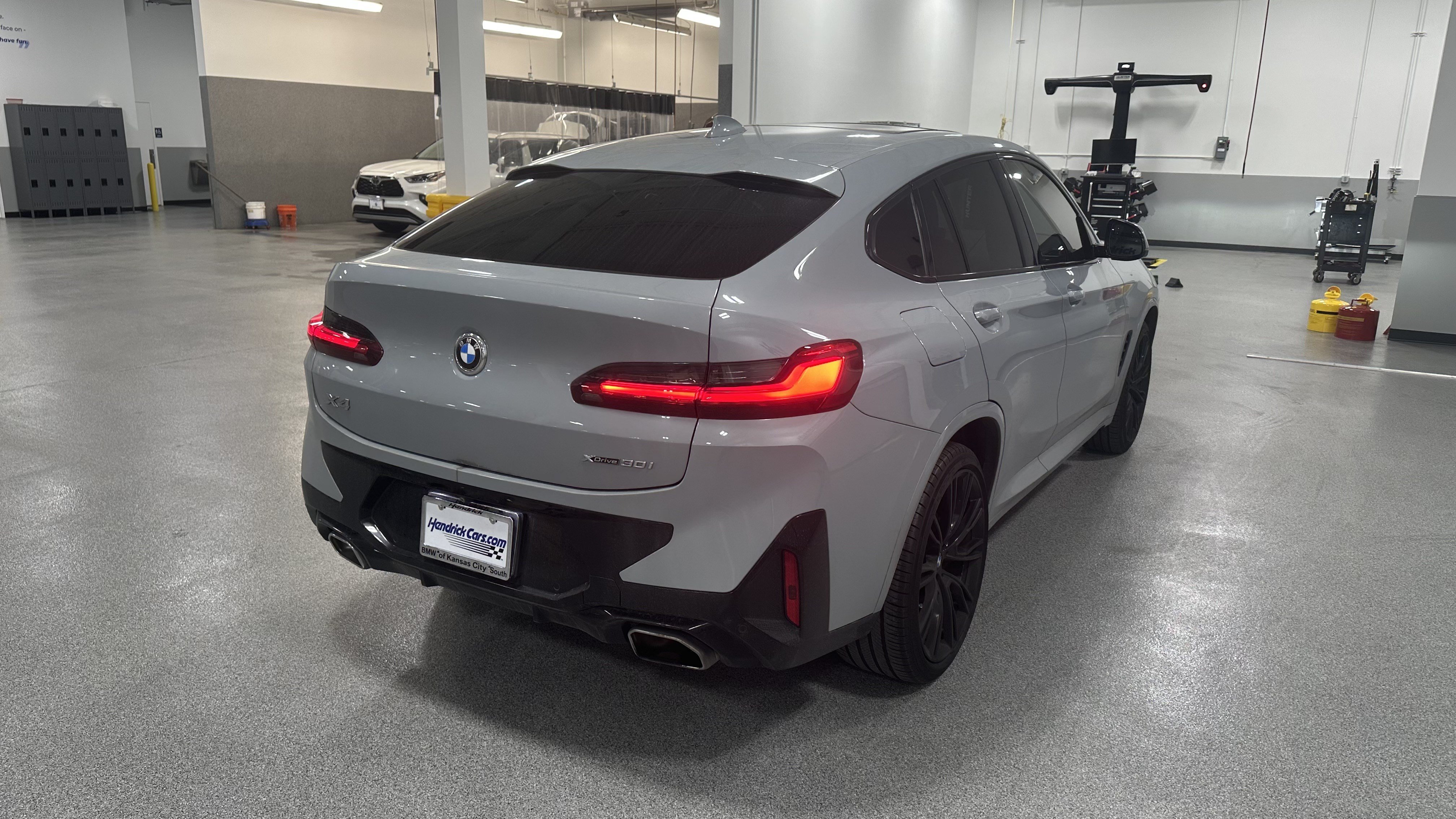 Used 2022 BMW X4 xDrive30i w/ M Sport Package 2 AWD/4WD image 10