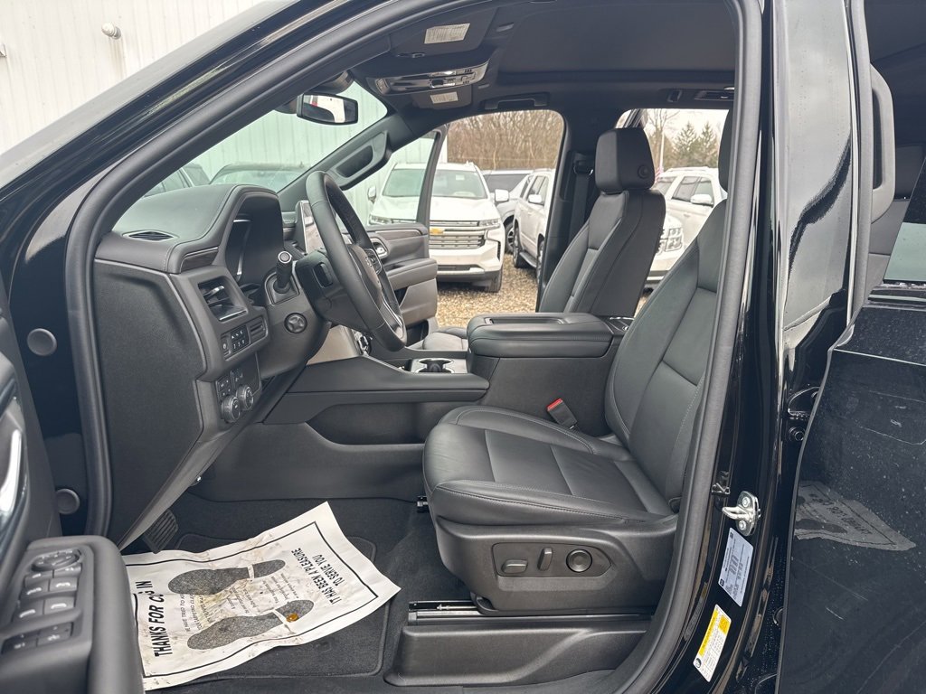 Used 2023 Chevrolet Tahoe Z71 w/ Luxury Package image 16