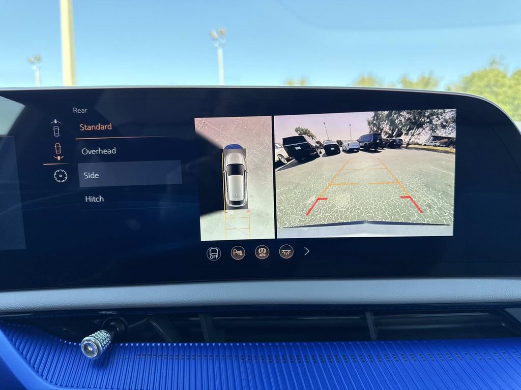 New 2026 Cadillac Optiq Luxury 1 image 24