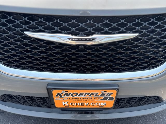 Used 2025 Chrysler Pacifica Select FWD image 31