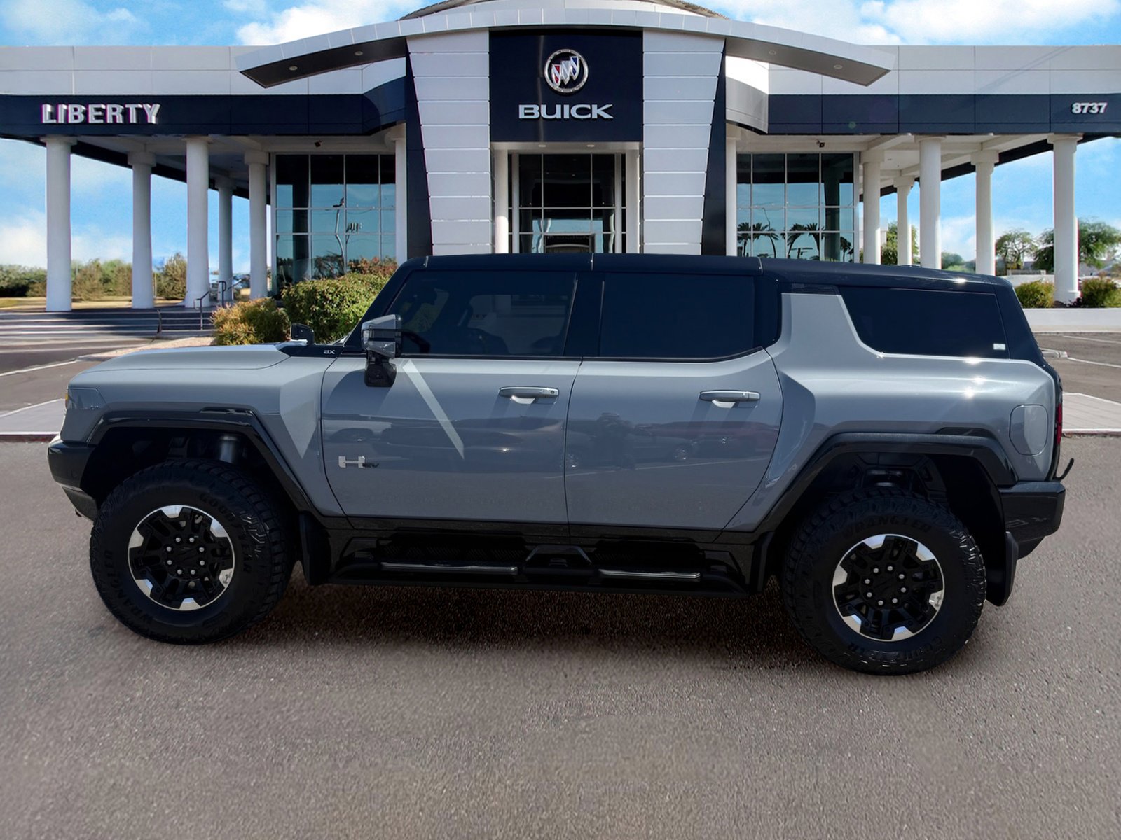 Used 2024 GMC Hummer EV 2X w/ Extreme Off-Road Package AWD/4WD image 7