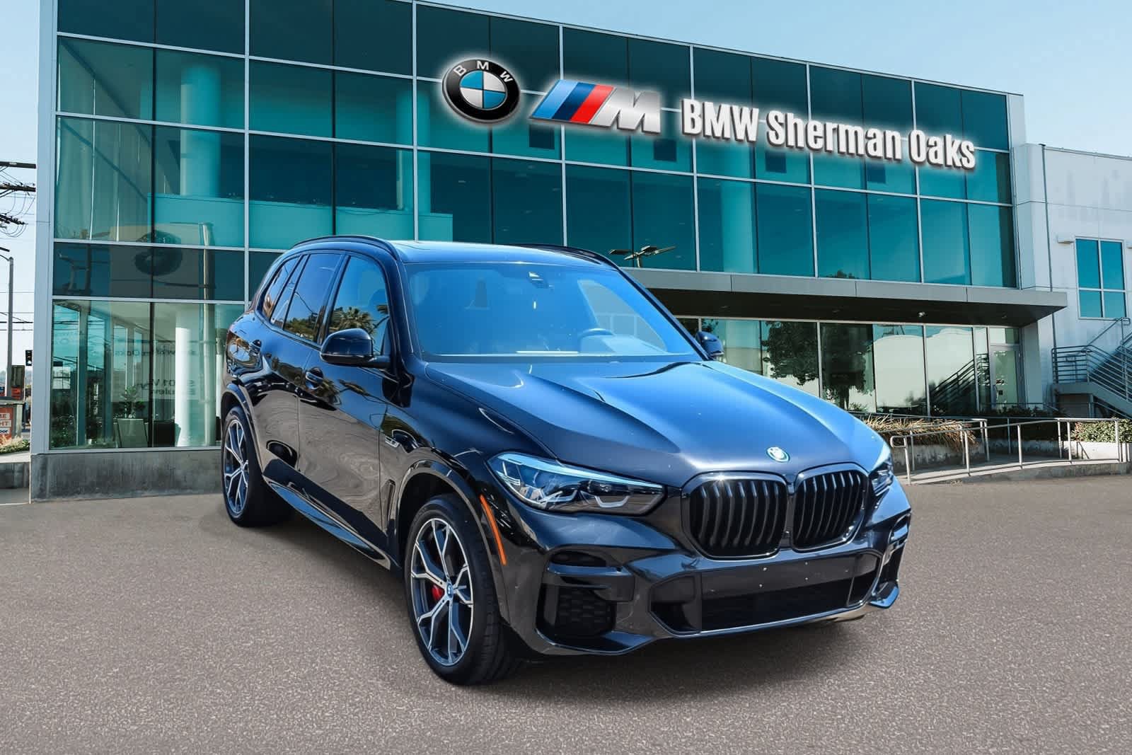 Certified 2023 BMW X5 xDrive45e w/ M Sport Package AWD/4WD image 3