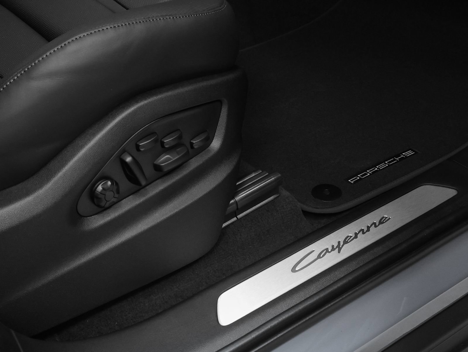 New 2026 Porsche Cayenne AWD/4WD image 21