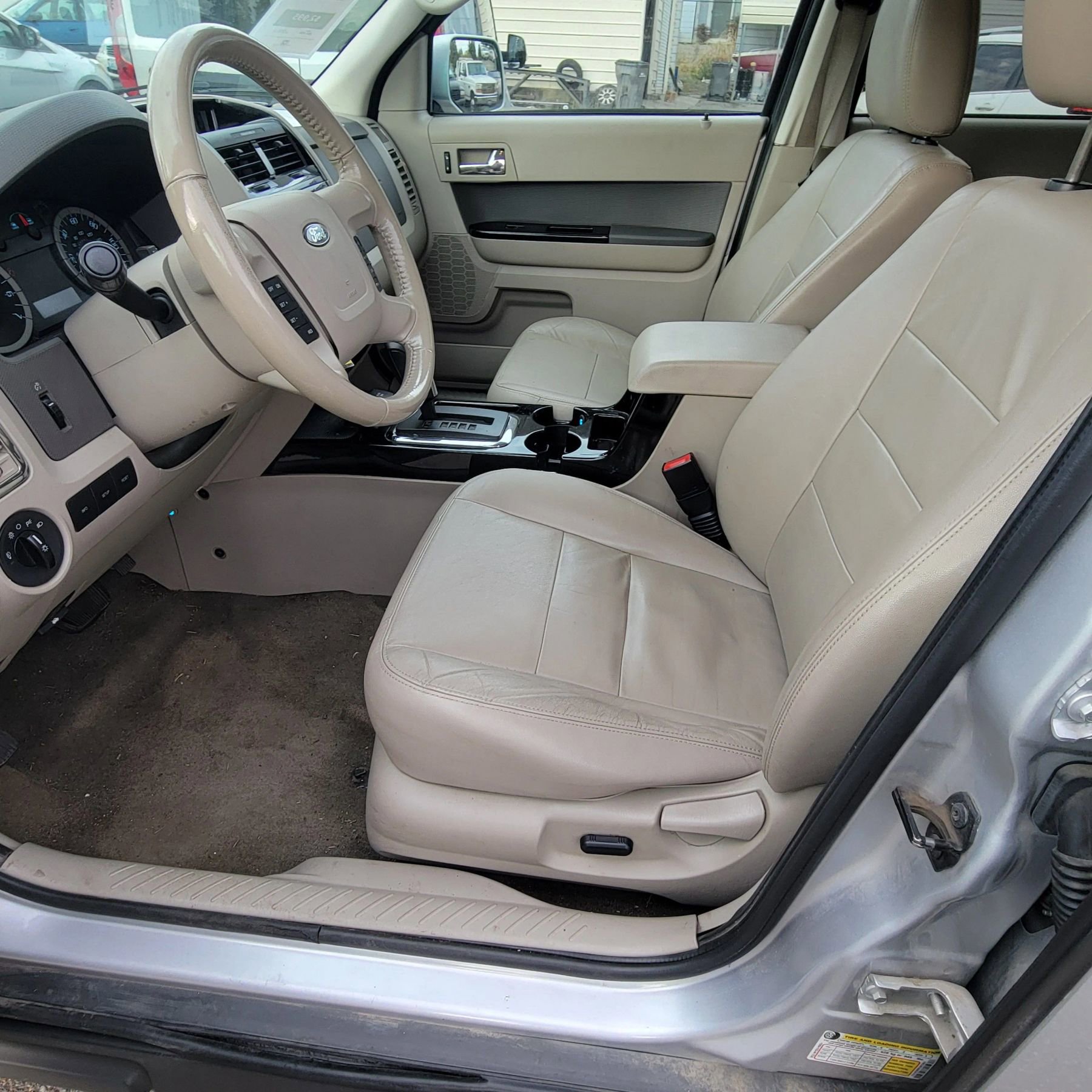 Used 2010 Ford Escape Limited image 12
