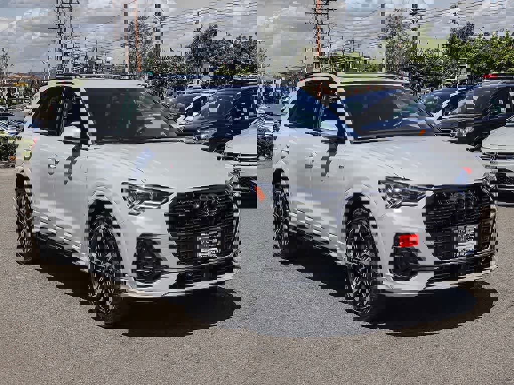 Used 2023 Audi Q3 2.0T Premium Plus w/ Premium Plus Package AWD/4WD image 3