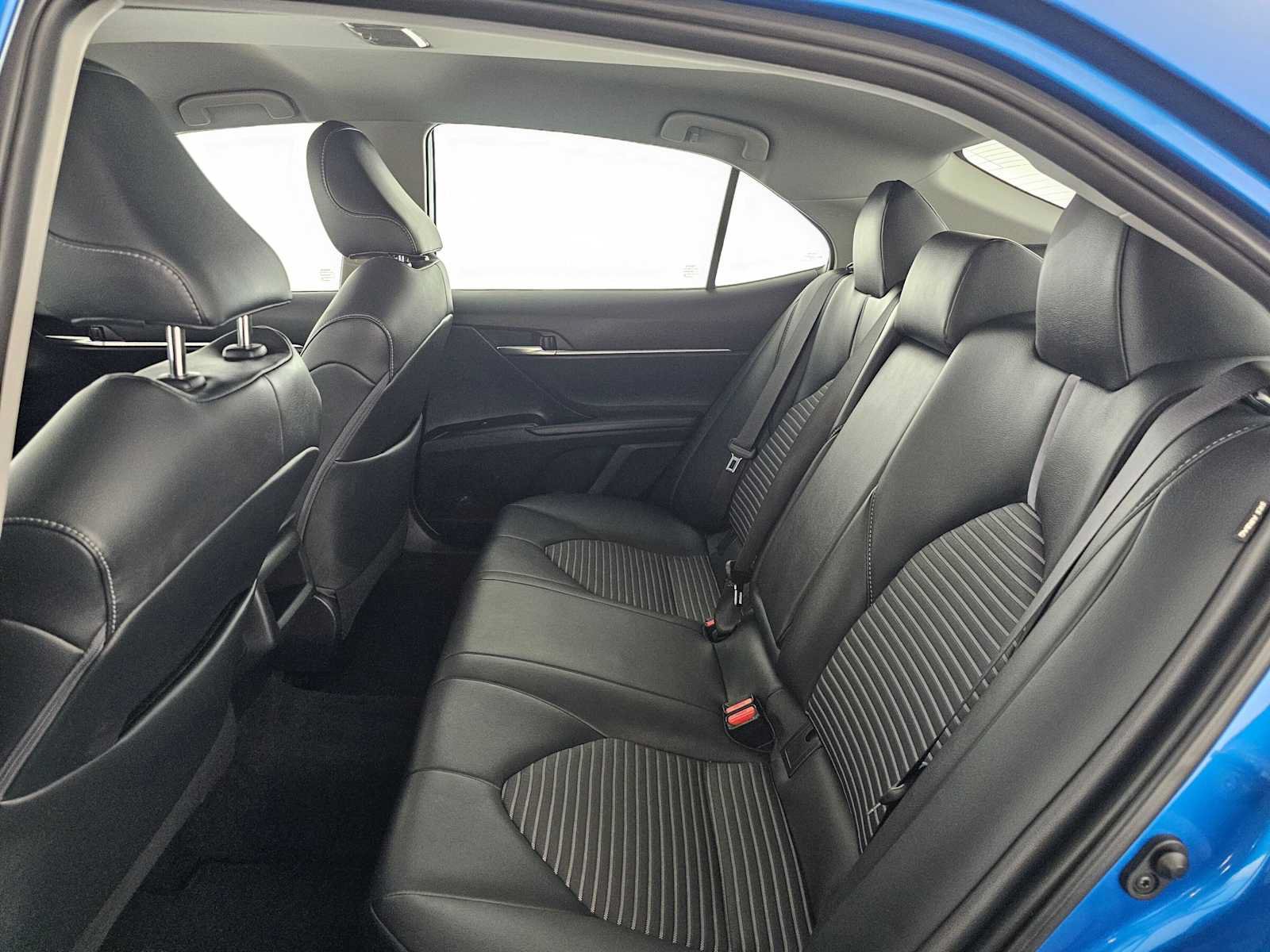 Used 2019 Toyota Camry SE FWD image 16