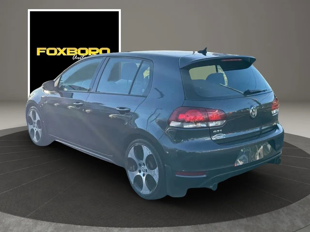 Used 2011 Volkswagen Golf 4-Door image 7