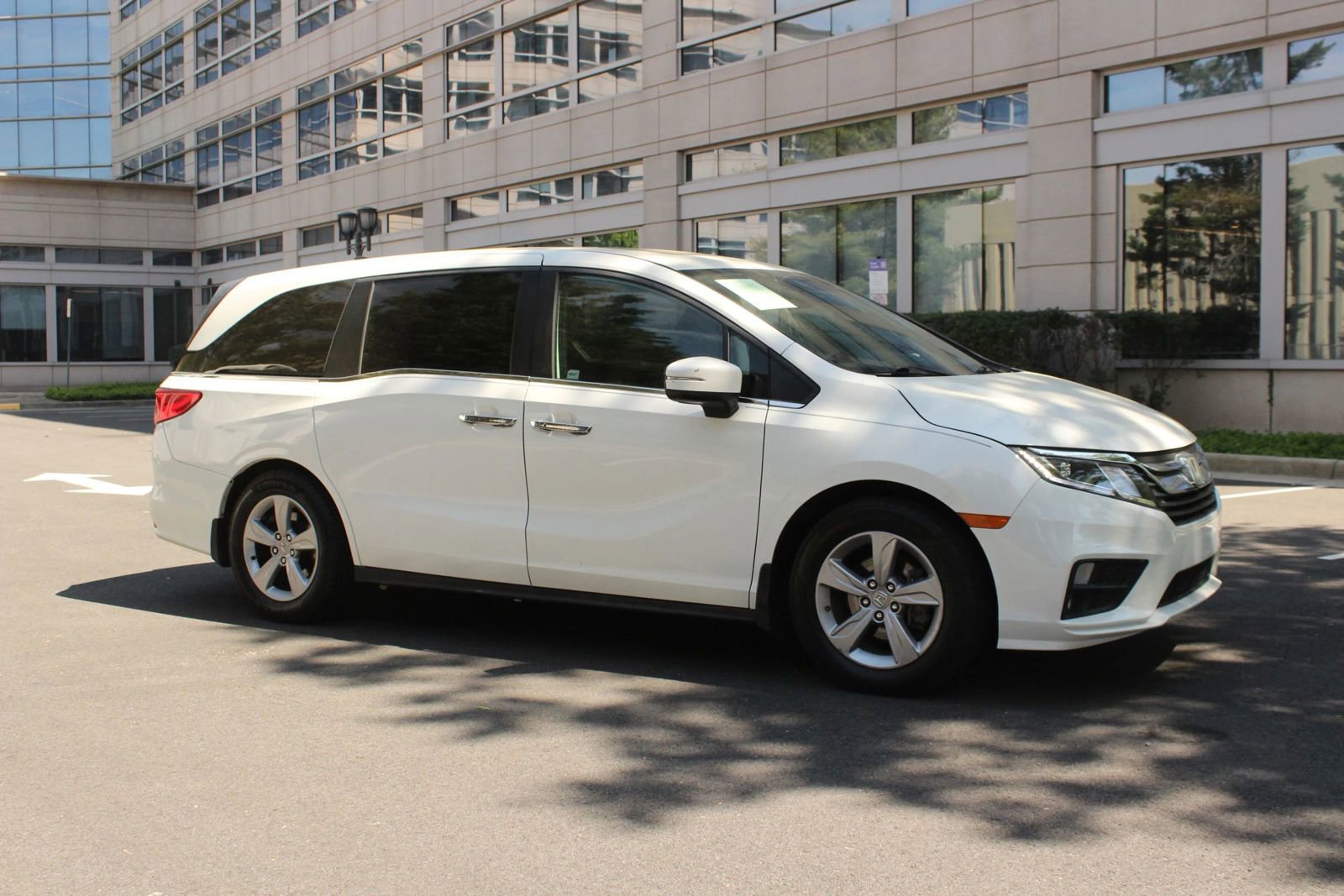 Used 2019 Honda Odyssey EX-L image 2