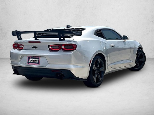 Used 2019 Chevrolet Camaro LT RWD image 2