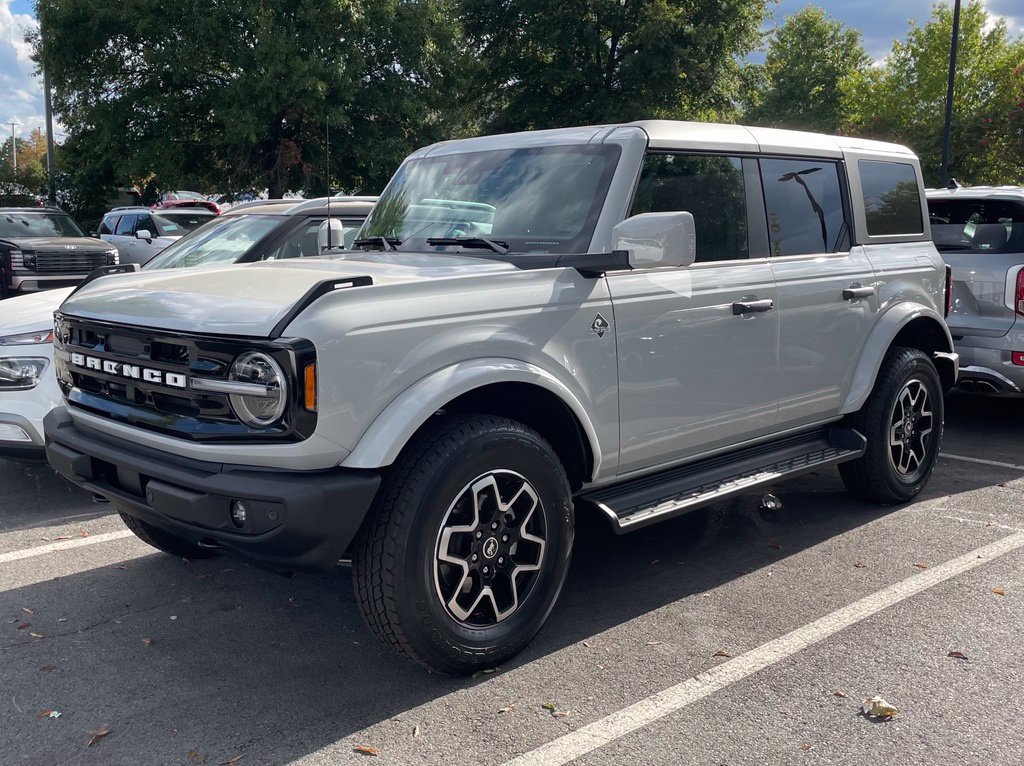 Used 2026 Ford Bronco Outer Banks AWD/4WD image 2
