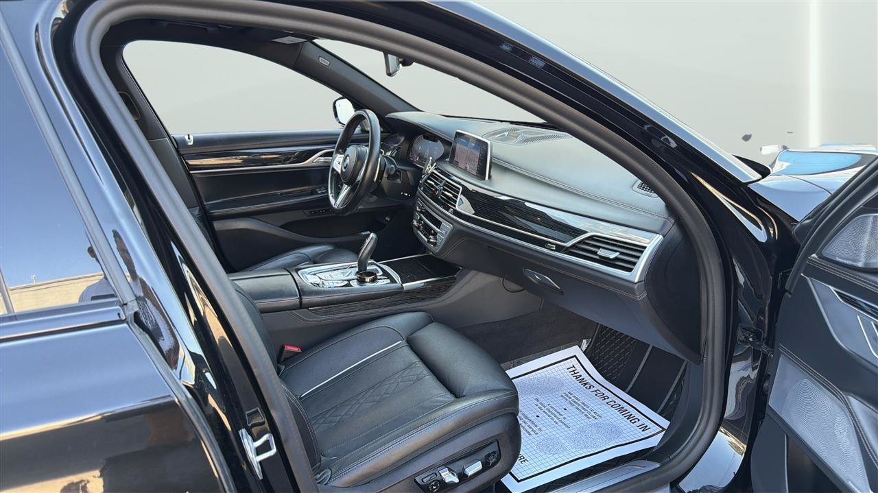 Used 2022 BMW 750i xDrive w/ Executive Package AWD/4WD image 15