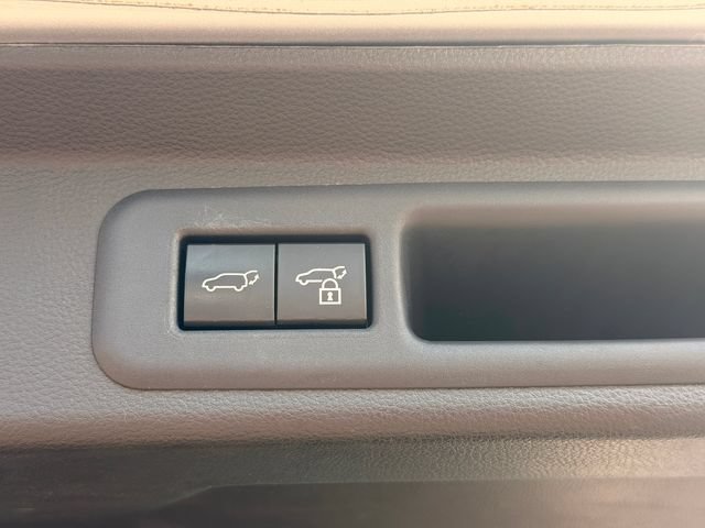 Used 2025 Toyota Sequoia Platinum AWD/4WD image 35