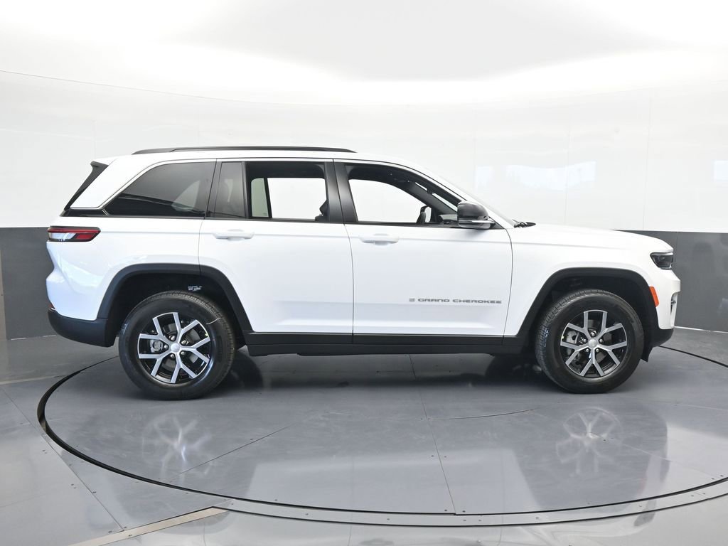 Used 2025 Jeep Grand Cherokee Limited image 7