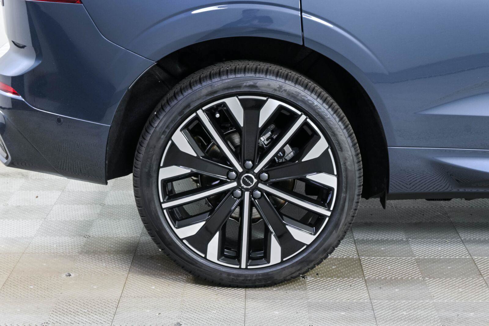 New 2027 Volvo XC60 B5 Ultra AWD/4WD image 37