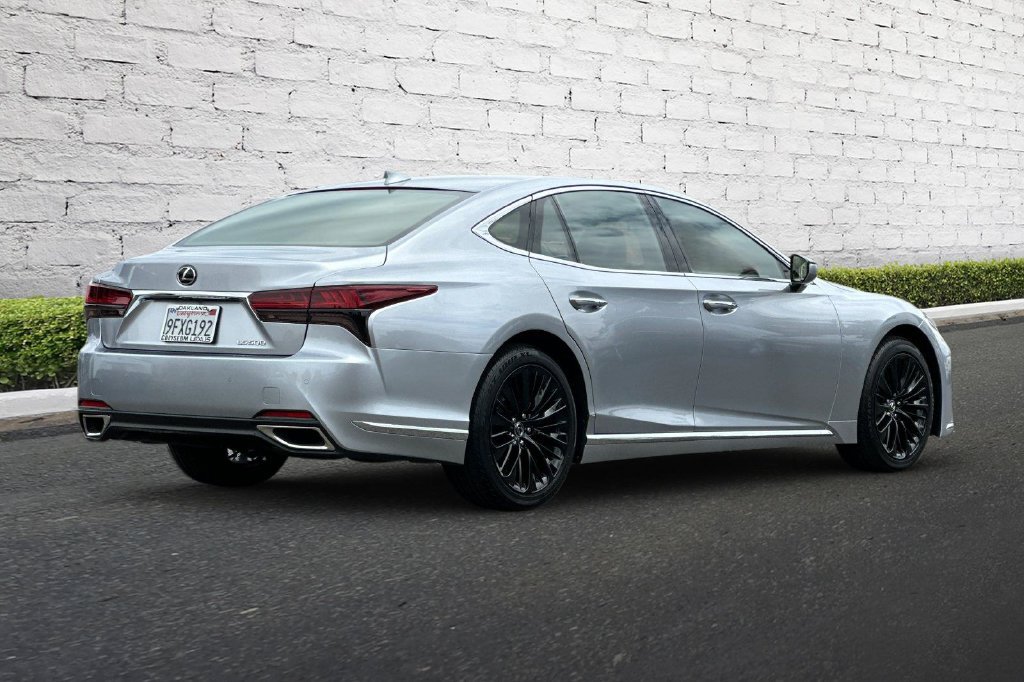 Used 2023 Lexus LS 500 w/ Accessory Package (Z1) RWD image 4
