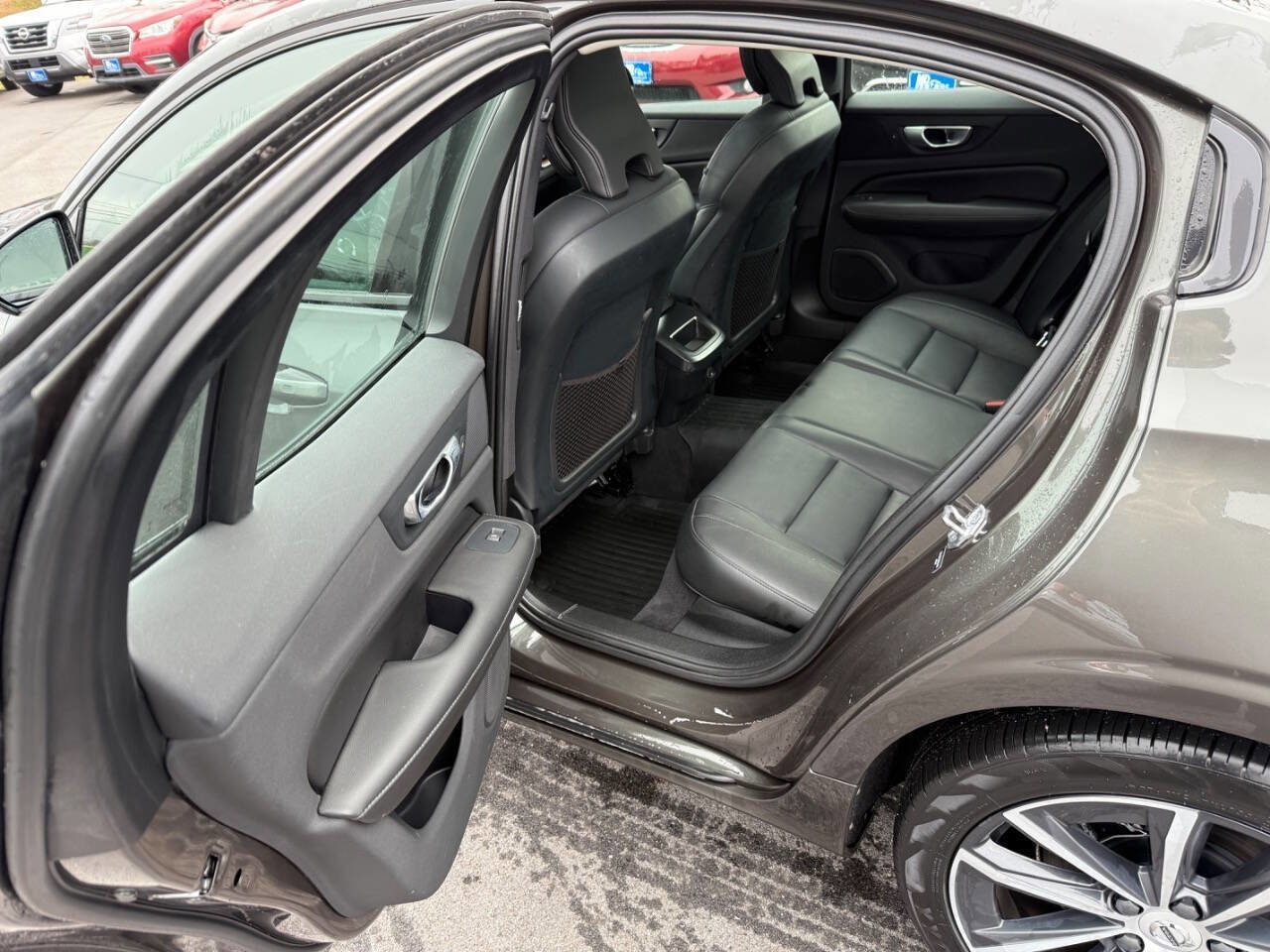 Used 2022 Volvo S60 B5 Momentum AWD/4WD image 13