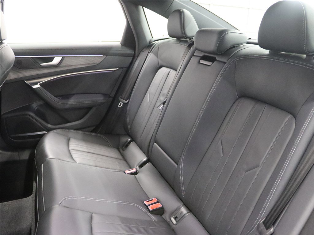 Used 2024 Audi A6 Premium Plus image 12