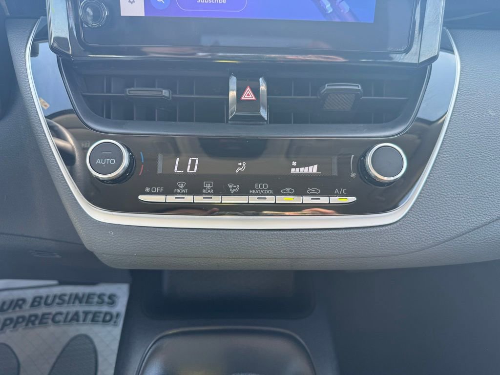 Used 2025 Toyota Corolla LE image 37