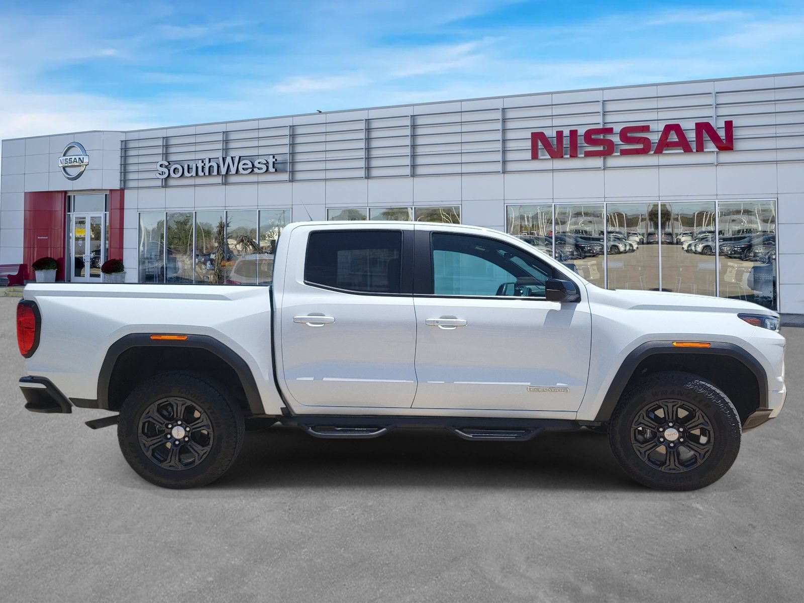 Used 2024 GMC Canyon Elevation w/ Convenience Package RWD image 4