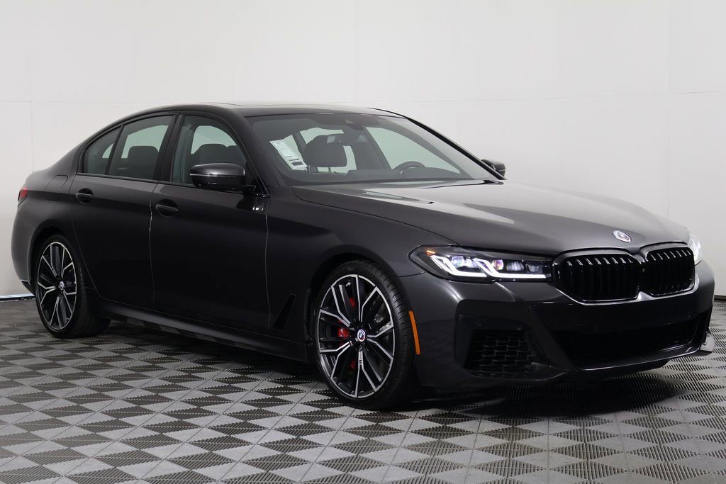 Used 2023 BMW M550i xDrive w/ Executive Package image 3