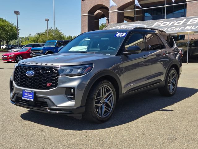 Certified 2025 Ford Explorer ST AWD/4WD image 8